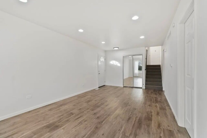 Building Photo - 2236 W 157th Pl