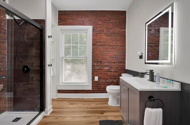 Building Photo - 521 E Water St