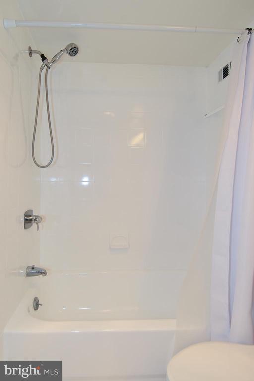 Building Photo - 5225 Pooks Hill Rd