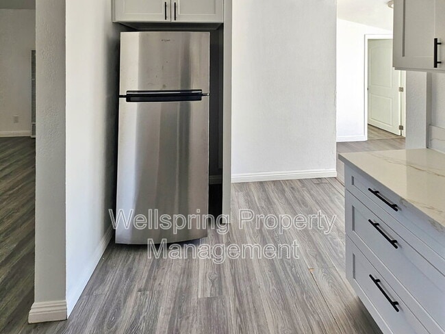 Building Photo - 327 W Haloid Ave