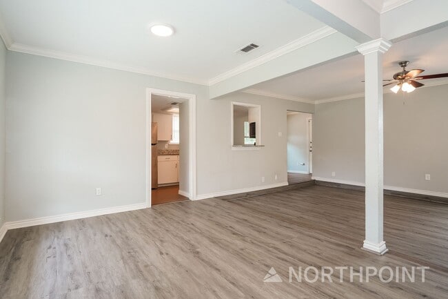 Building Photo - 3 BR/2BA | Newly Renovated Single Family Home | Large utility Room | In Dallas!