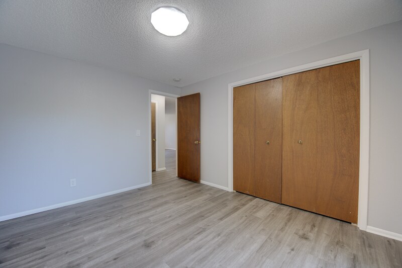 Building Photo - 2032 Division Ave