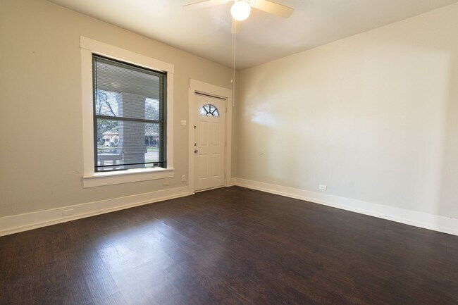 Building Photo - 2824 Gorman Ave