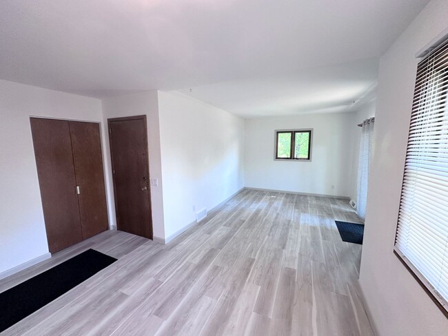 Building Photo - Kleisinger Duplex