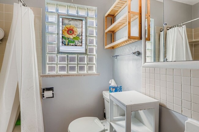 Building Photo - LOCATION LOCATION!! Unique Tudor 2-bed 1-bath upstairs unit in beautiful Tudor Duplex- All Utilit...