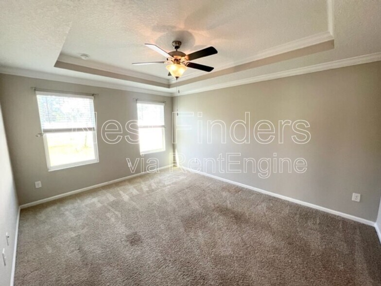 Building Photo - 33 Pickett Dr