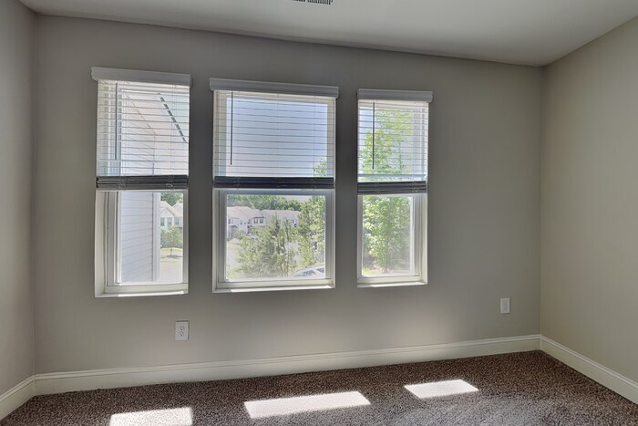 Building Photo - 3490 Landshire View Lane