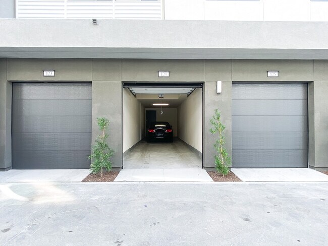 Building Photo - 1893 Union St