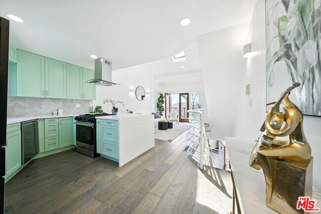 Building Photo - 2454 4th St