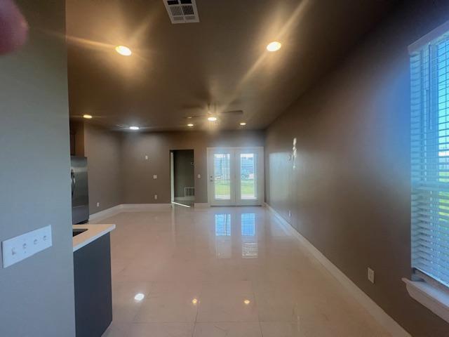 Building Photo - 733 Parie Rose Wy