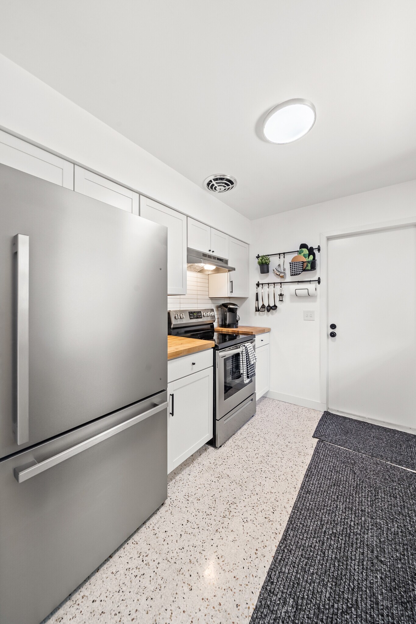 Laundry Room right beyond that door in the Kitchen - 408 Niblick St