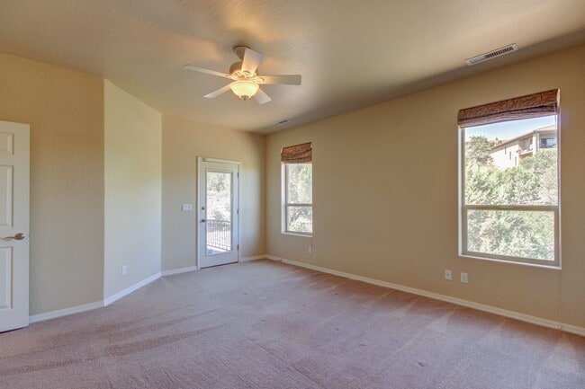 Building Photo - Yavapai Hills with 3 Car Garage