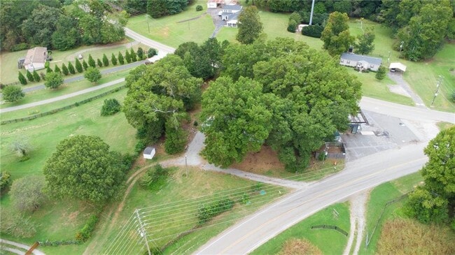 Building Photo - 7985 Midway Rd