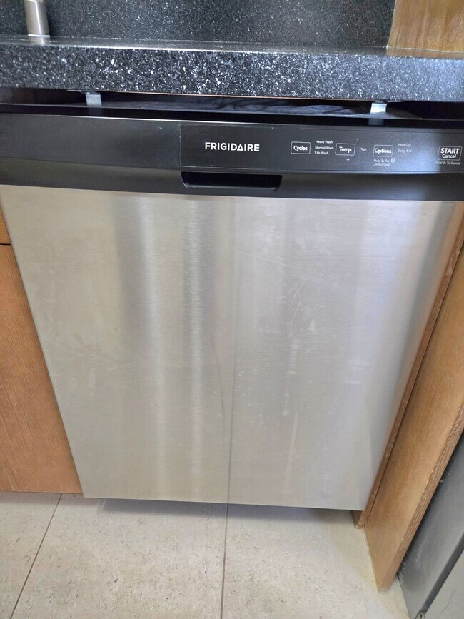 Building Photo - Pacifica Honolulu, 2 bdrm, 2 bath, 2 covered parking, just below the Penthouse