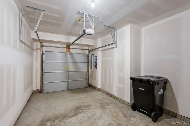 Building Photo - 1020 Bowe St