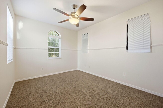 Building Photo - 35495 Domani Dr