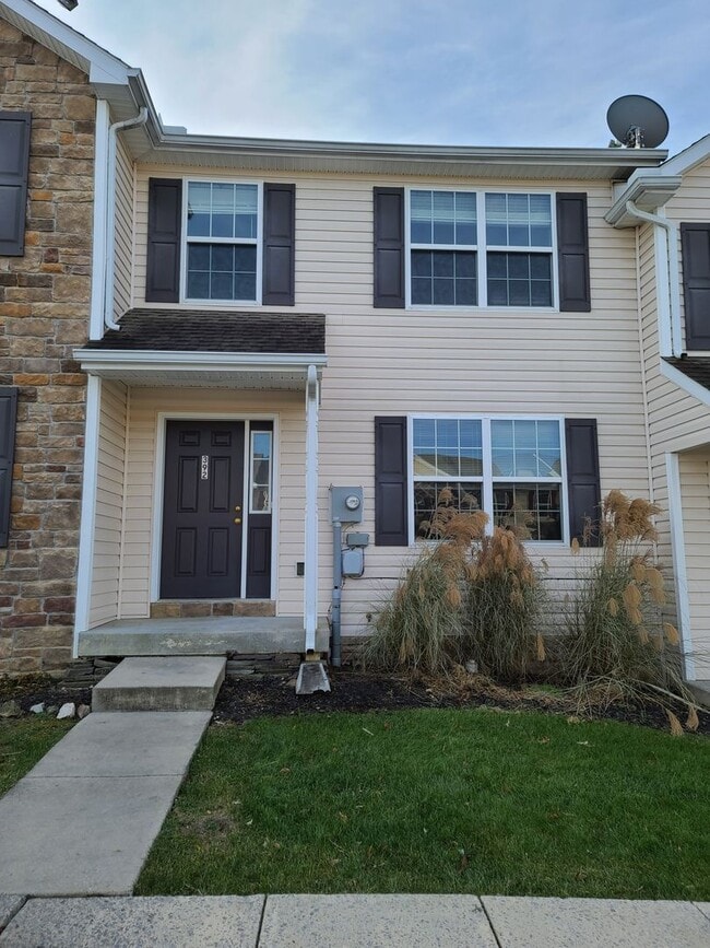 Building Photo - 3 Bedroom Townhome for Rent in Waynesboro
