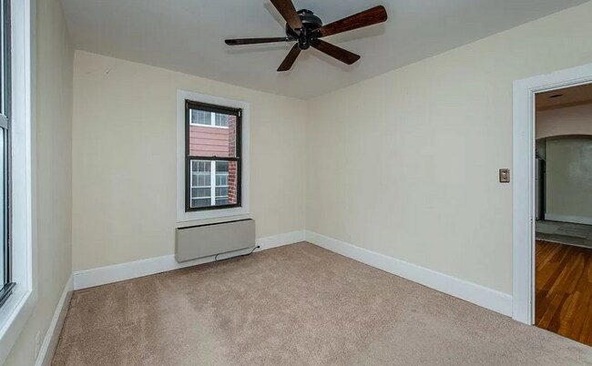 Building Photo - Dashing Dupont Circle 1 Bedroom Apt with skylights and building roof deck.