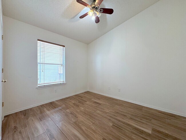 Building Photo - 14193 Patriot Point Dr