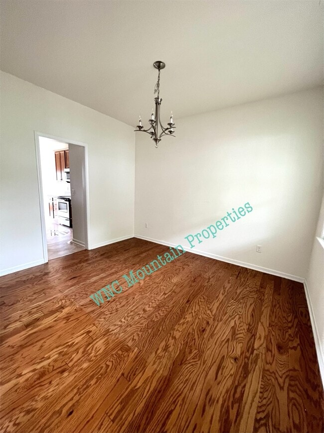 Building Photo - 224 E Hiawassee Rd