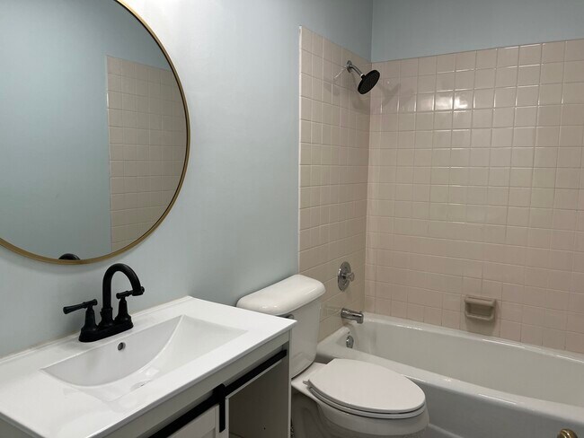 Building Photo - 978 Benedetti Dr