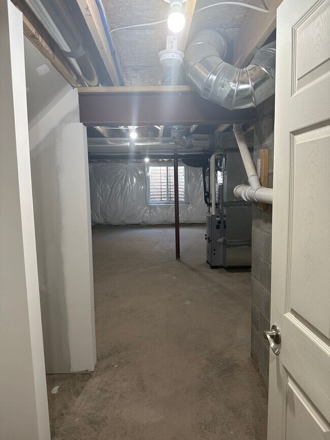 Building Photo - 1512 Red Fern Dr