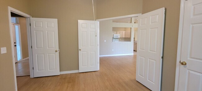 Building Photo - 3/2 (Hickory Walk in Haile Plantation) Beautiful home off the 15th Green of Haile Golf Course.