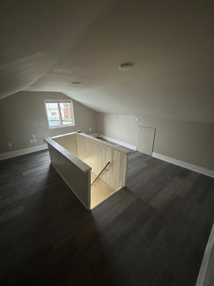 Building Photo - 631 Melwood Ave