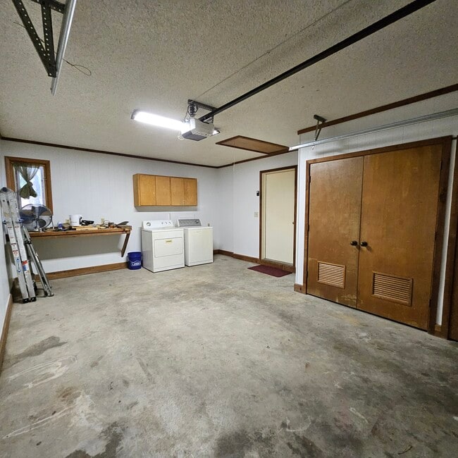 Building Photo - 81 Kincardine Dr