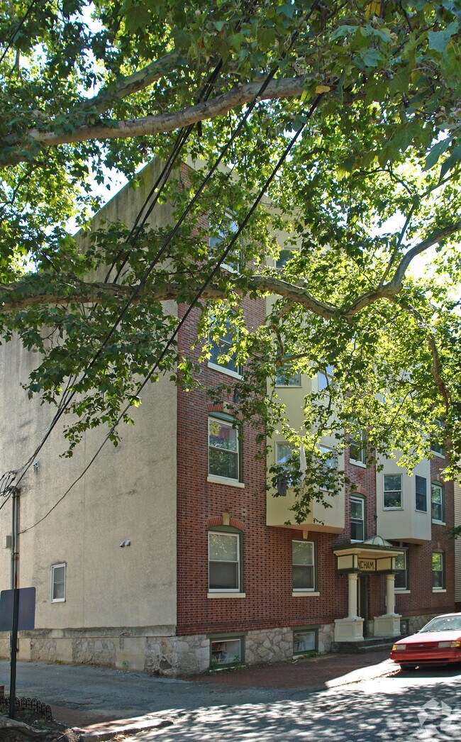 Primary Photo - 701 W 10th St