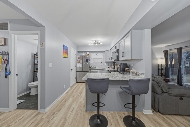 Building Photo - 541 Heritage Dr