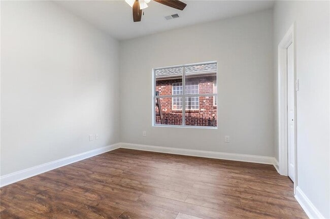 Building Photo - 242 Spinnaker Dr
