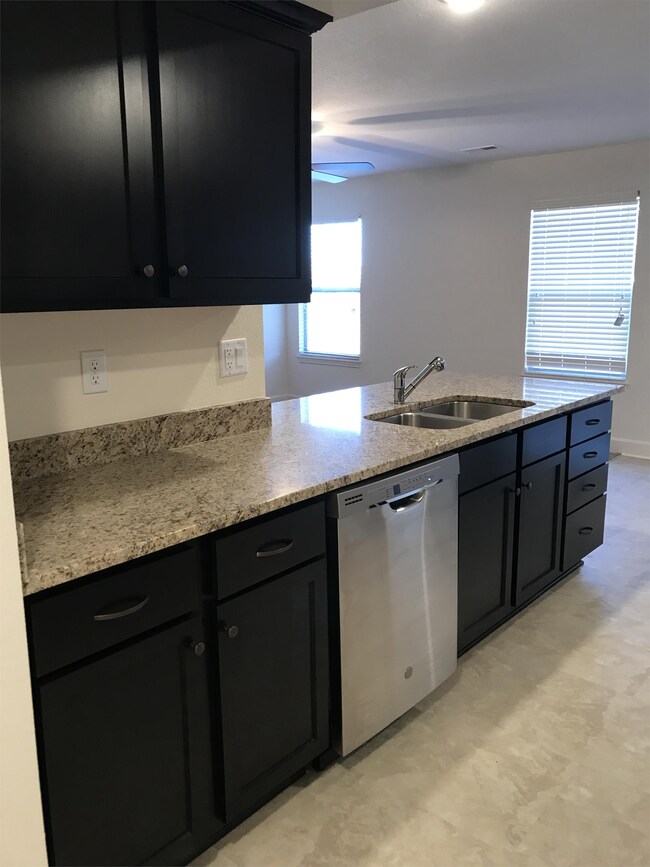 Building Photo - 19521 Mulberry Ln