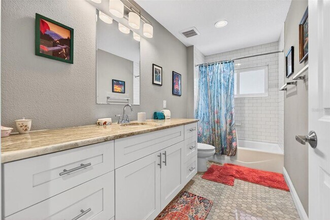Building Photo - 4420 Porpoise Dr SE