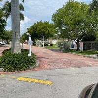 Building Photo - 1157 Golden Lakes Blvd