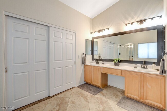 Building Photo - 10988 Salernes St