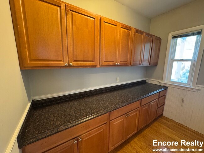 Building Photo - 23 Tufts St