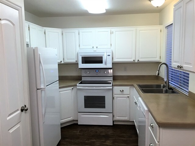 Building Photo - 5998 4050 W St