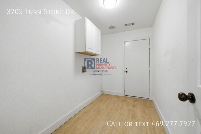 Building Photo - 3705 Turnstone Dr