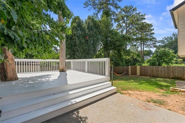 Building Photo - 6338 Stablewood Way