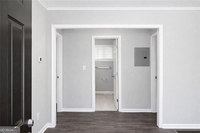 Building Photo - 2146 Brookview Dr NE