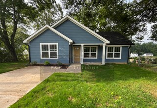 Building Photo - 3 Bed 2 Bath Gastonia