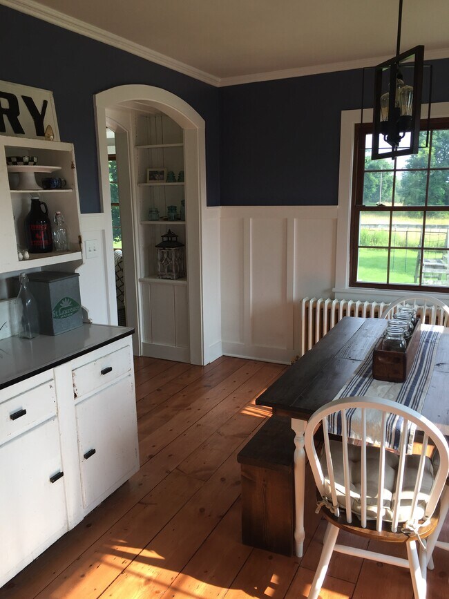 Building Photo - 166 Bush Ln