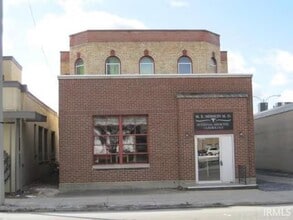 Building Photo - 209 S 2nd St