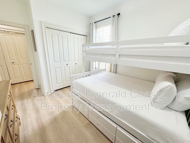 Building Photo - 25 S Wildflower Dr