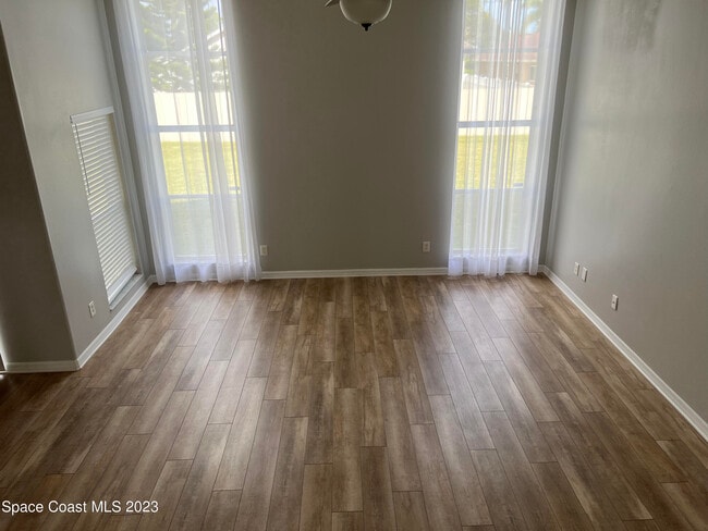 Building Photo - 1212 Foxridge Pl