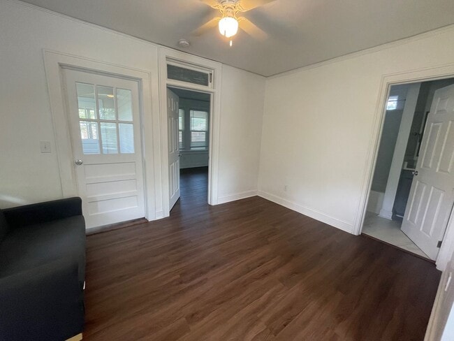 Building Photo - Earlewood Park - Convenient to Downtown and Interstates