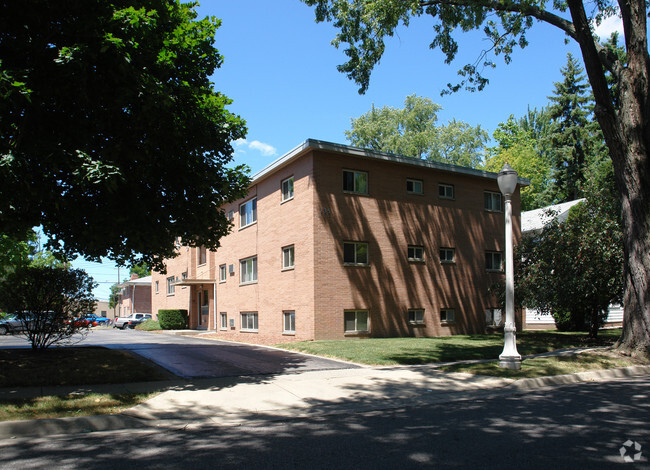 Primary Photo - 135 Kedzie St