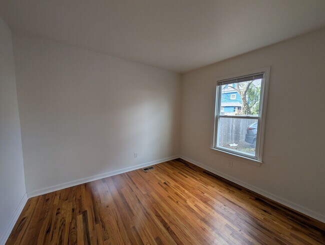 Building Photo - 511 Sewall Ave