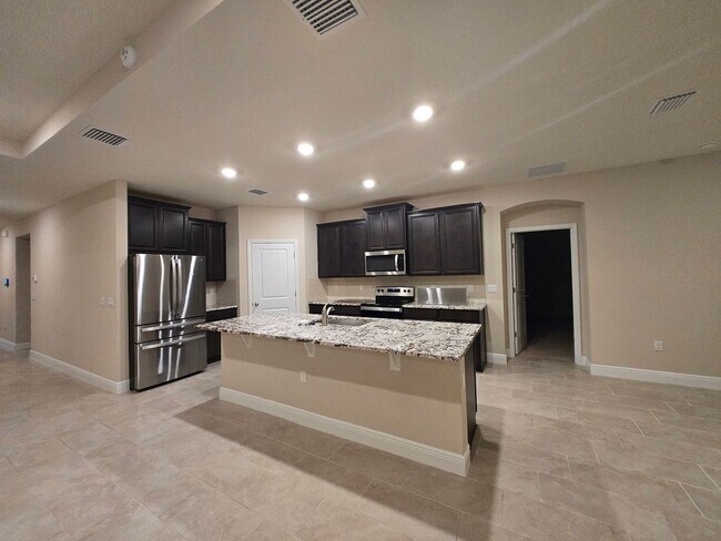 Building Photo - Welcome to the beautiful Finley Woods comm...